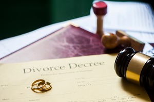 Desk of a Divorce Lawyer Chillicothe IL